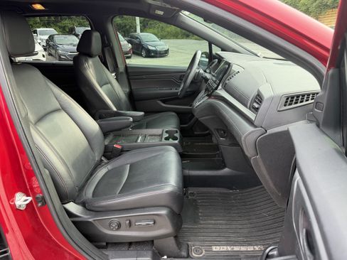 Used 2023 Honda Odyssey Sport image 11