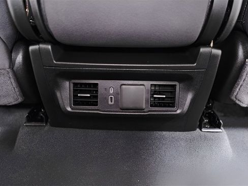 Used 2025 Chevrolet Silverado 1500 LT image 30