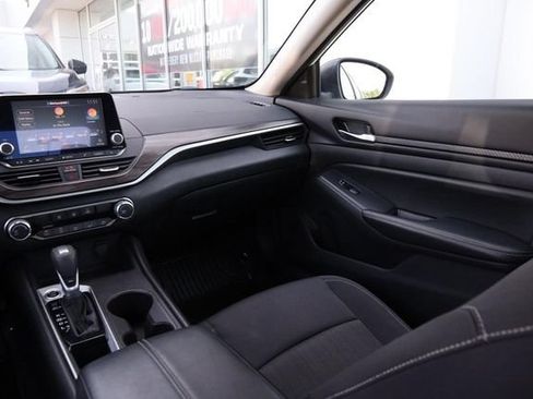 Certified 2025 Nissan Altima 2.5 SV FWD image 24