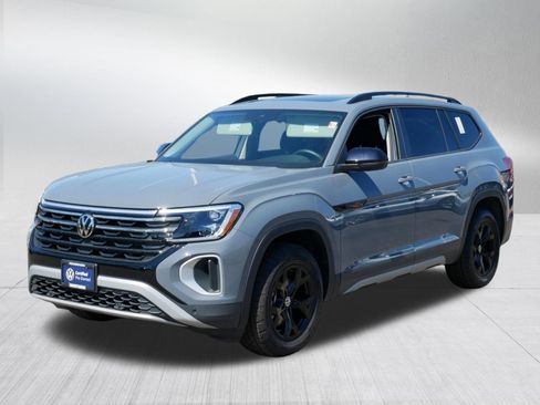 Certified 2025 Volkswagen Atlas Peak Edition SE AWD/4WD image 3