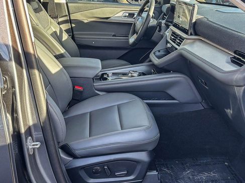 New 2026 Ford Explorer Active w/ Active Comfort Package image 12