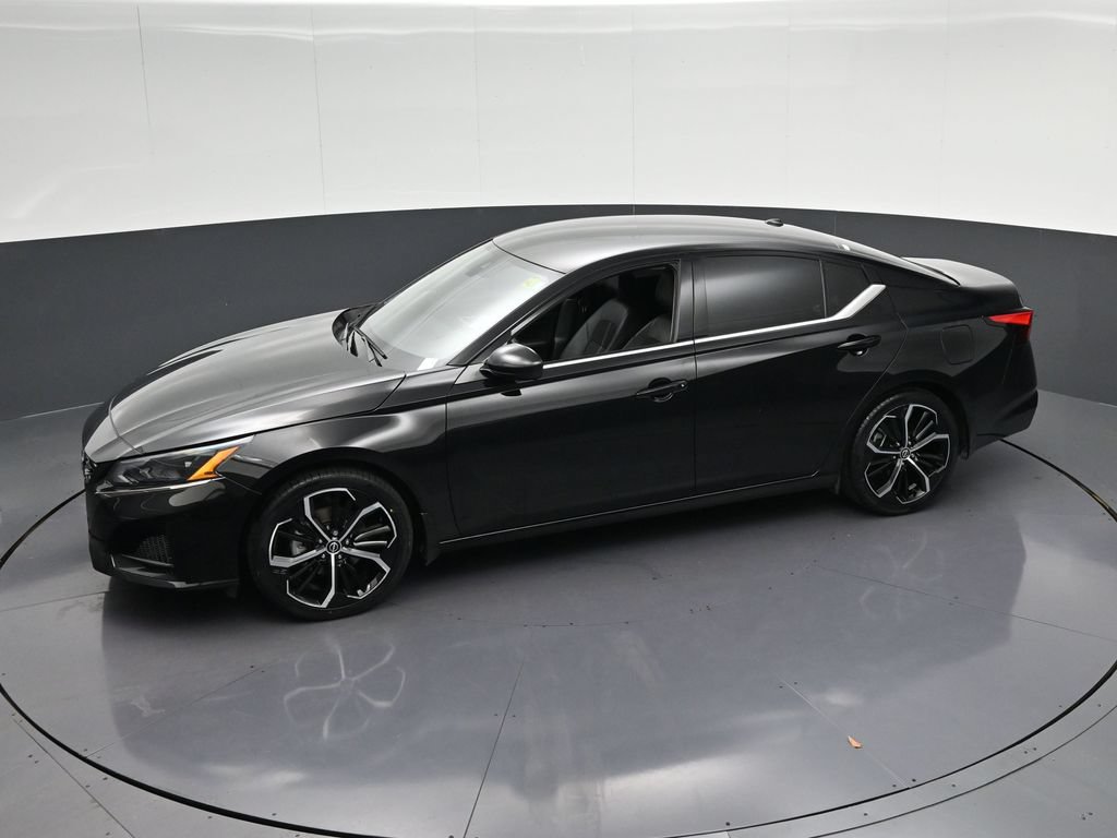 Used 2024 Nissan Altima 2.5 SR FWD image 25