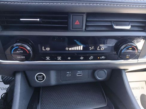 Used 2023 Nissan Rogue SV AWD/4WD image 17