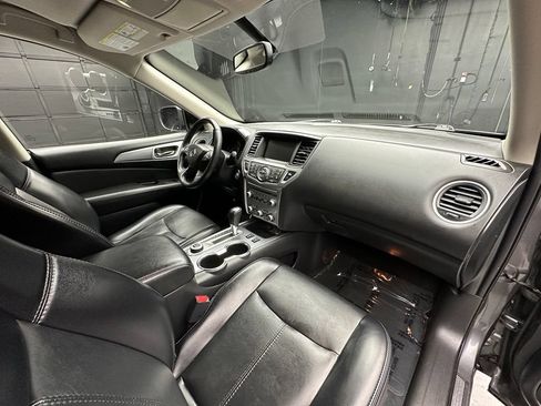 Used 2019 Nissan Pathfinder SL AWD/4WD image 19
