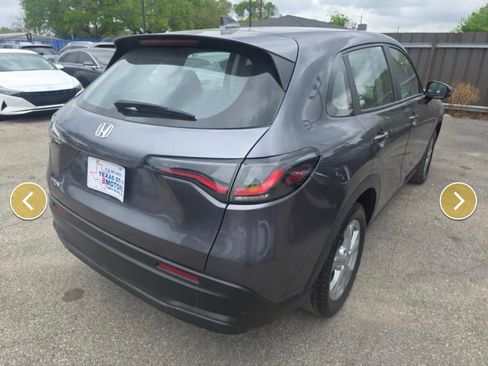 Used 2023 Honda HR-V LX image 3