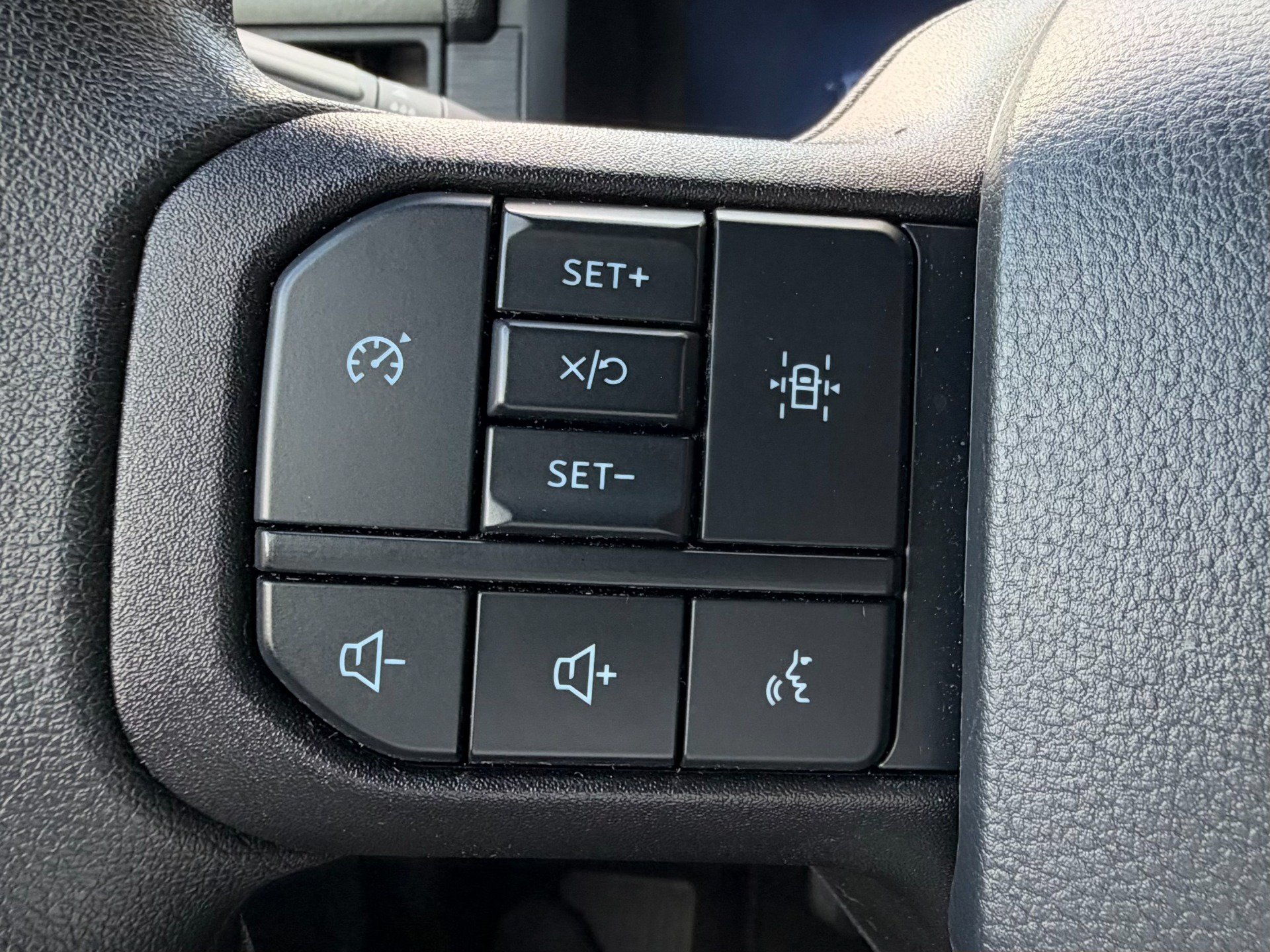 Used 2025 Ford F150 STX w/ Equipment Group 200A AWD/4WD image 34