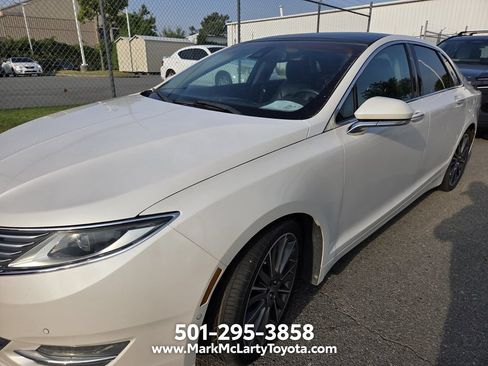 Used 2013 Lincoln MKZ FWD image 4