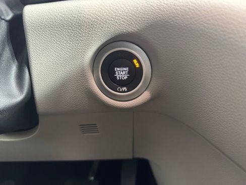 Used 2024 Chrysler Voyager LX image 18