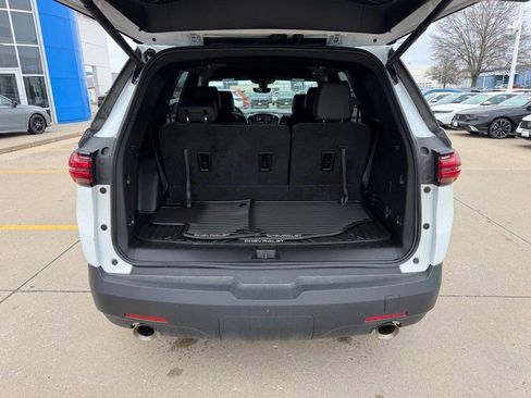 Used 2023 Chevrolet Traverse RS image 4