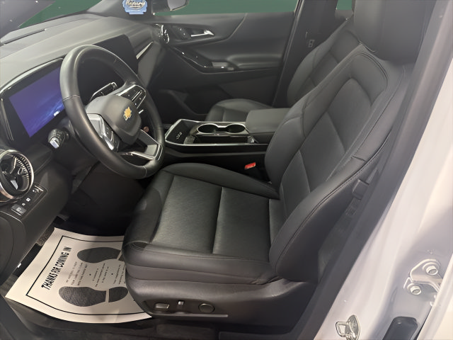 Used 2025 Chevrolet Equinox LT w/ Convenience Package II FWD image 11