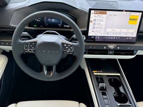 New 2026 Lexus ES 350e FWD image 14