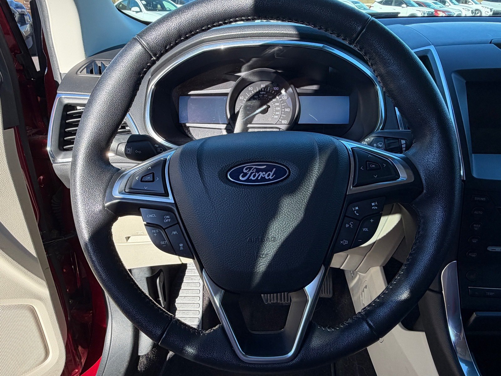 Used 2019 Ford Edge Titanium FWD image 10