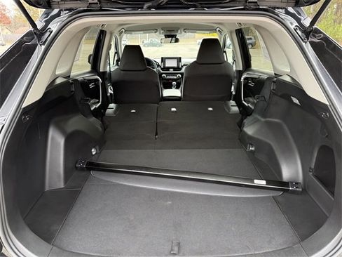 Used 2021 Toyota RAV4 XLE image 60