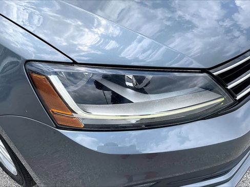 Used 2017 Volkswagen Jetta SEL FWD image 28
