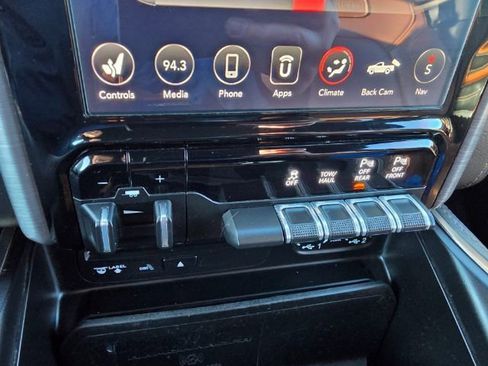 Used 2019 RAM 1500 Laramie Longhorn image 22