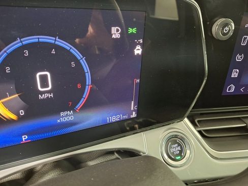 Used 2024 Chevrolet Trax LT w/ Driver Confidence Package image 17