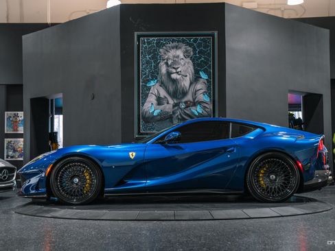Used 2018 Ferrari 812 Superfast RWD image 26