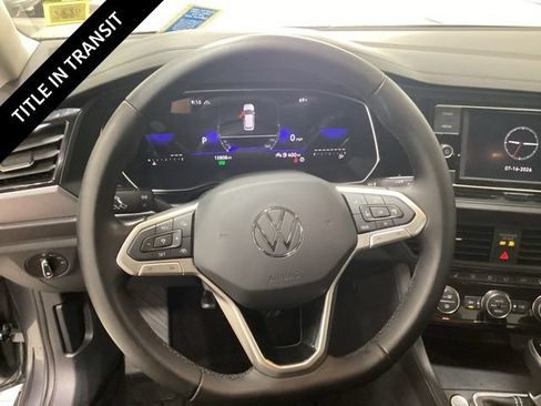 Used 2023 Volkswagen Jetta SE w/ Panoramic Sunroof Package FWD image 7