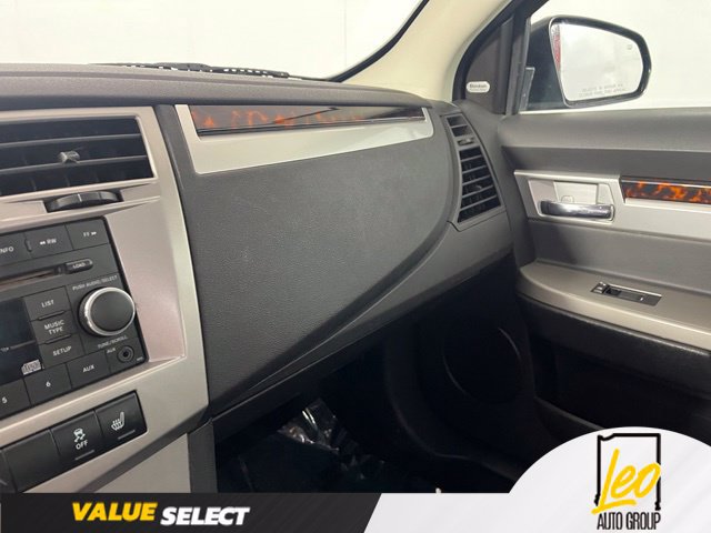 Used 2010 Chrysler Sebring Touring w/ Hands-Free Convenience Group FWD image 22