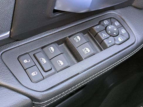 New 2026 RAM 2500 Big Horn AWD/4WD image 26
