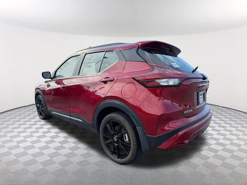 Used 2023 Nissan Kicks SR w/ SR Premium Package image 7