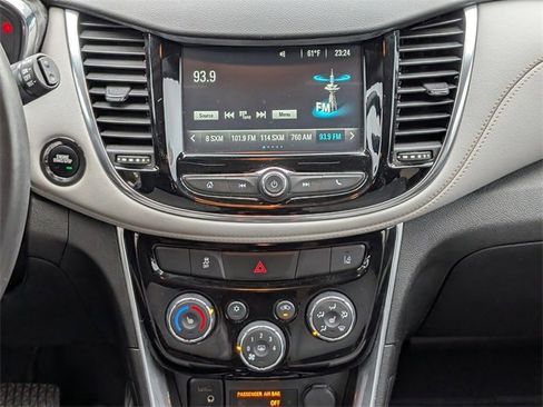 Used 2017 Chevrolet Trax Premier w/ Driver Confidence II Package image 18