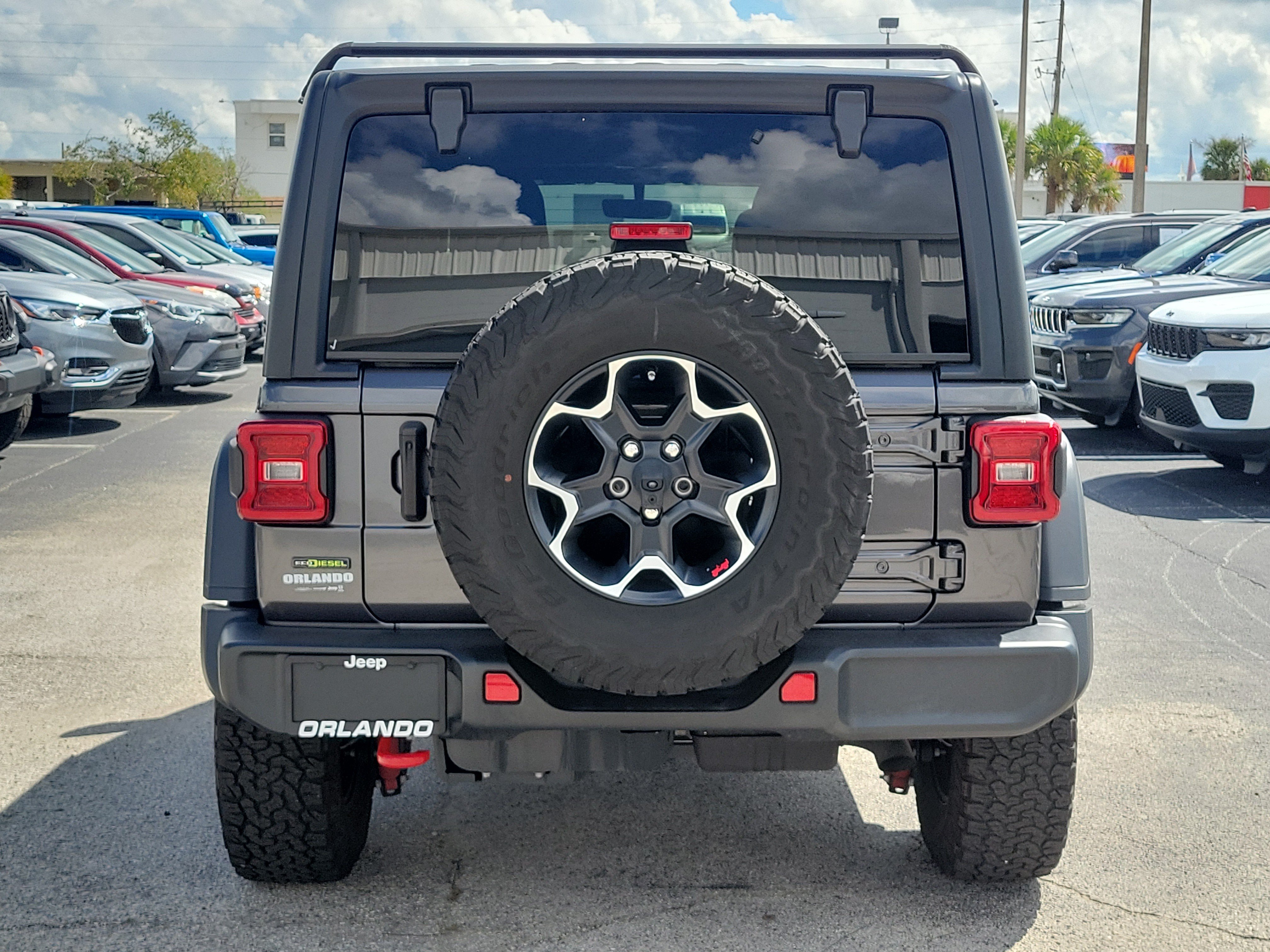 Used 2023 Jeep Wrangler Unlimited Rubicon w/ LED Lighting Group AWD/4WD image 6