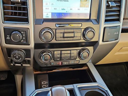 Used 2019 Ford F150 Lariat image 13