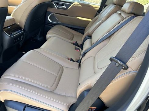 Certified 2025 INFINITI QX80 Sensory image 23