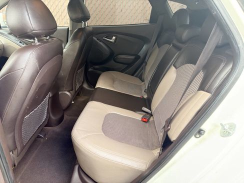 Used 2011 Hyundai Tucson GLS image 14