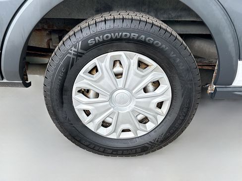 Used 2015 Ford Transit 150 XLT image 28