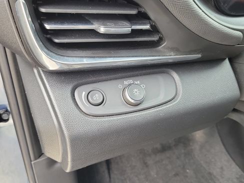 Used 2025 Buick Envista Preferred FWD image 17