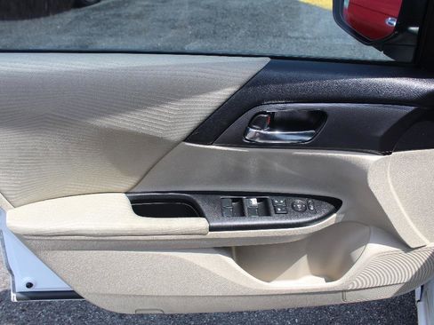 Used 2015 Honda Accord LX image 9