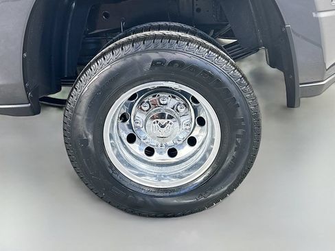 New 2026 RAM 3500 Big Horn AWD/4WD image 17