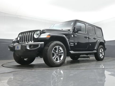 Used 2021 Jeep Wrangler Unlimited Sahara AWD/4WD image 34
