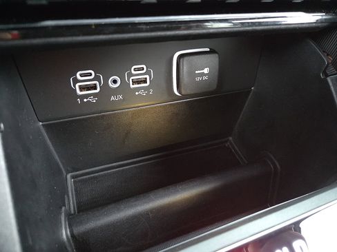 Used 2025 Jeep Grand Cherokee L Limited image 21