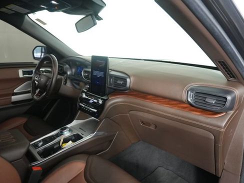 Used 2023 Ford Explorer King Ranch w/ Technology Package AWD/4WD image 18