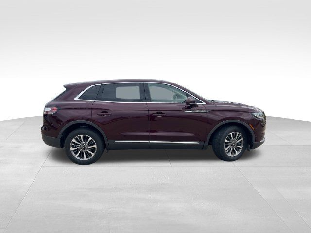 Used 2022 Lincoln Nautilus Reserve AWD/4WD image 7