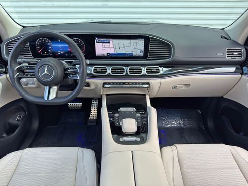 Used 2024 Mercedes-Benz GLS 580 4MATIC image 13