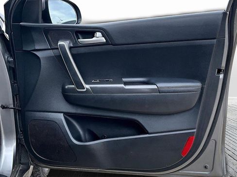 Used 2019 Kia Sportage LX image 19