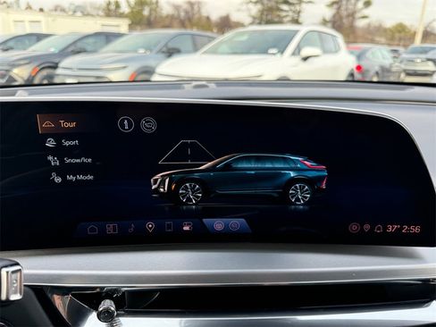 Used 2024 Cadillac Lyriq Luxury image 19