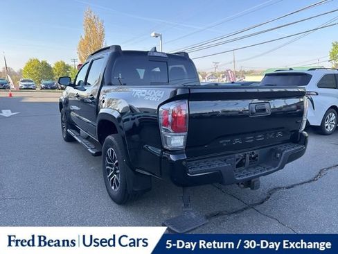 Used 2021 Toyota Tacoma TRD Sport w/ Technology Package image 11