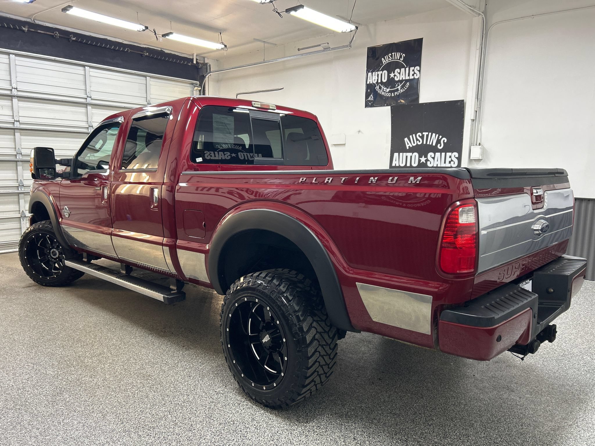 Used 2014 Ford F350 Platinum w/ Platinum Package AWD/4WD image 4
