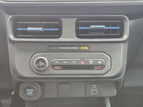 Used 2025 Ford Maverick Lobo AWD/4WD image 21