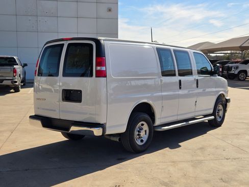 Used 2024 Chevrolet Express 2500 w/ Driver Convenience Package image 3