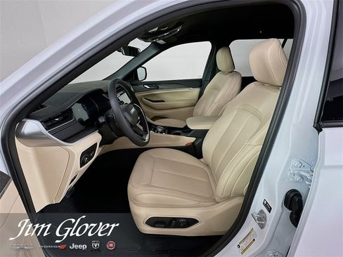 New 2025 Jeep Grand Cherokee Limited w/ Black Appearance Package image 21