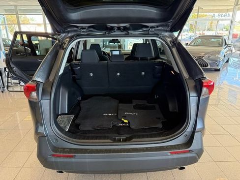 Used 2021 Toyota RAV4 LE AWD/4WD image 21