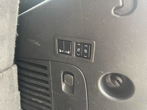 Used 2020 GMC Yukon SLT w/ Graphite Performance Edition image 16