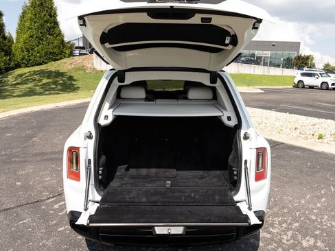 Certified 2022 Rolls-Royce Cullinan Black Badge w/ Dark Exterior Package AWD/4WD image 62