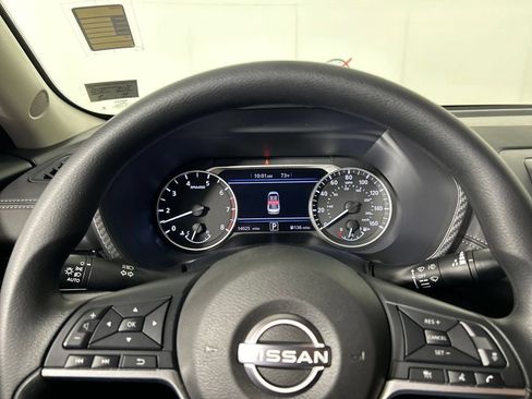 Used 2025 Nissan Sentra SV FWD image 13